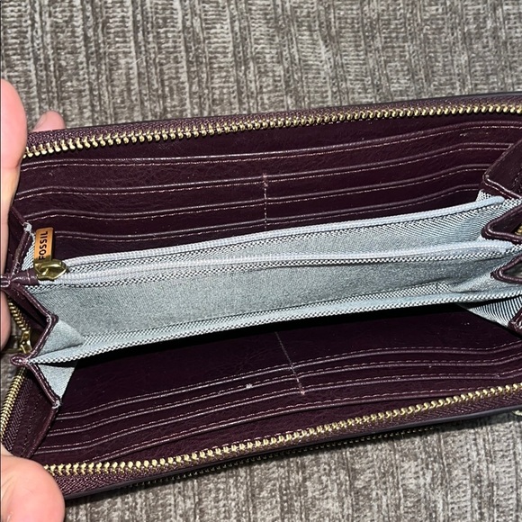 Fossil Cranberry Leather Wristlet Wallet - Picture 7 of 12